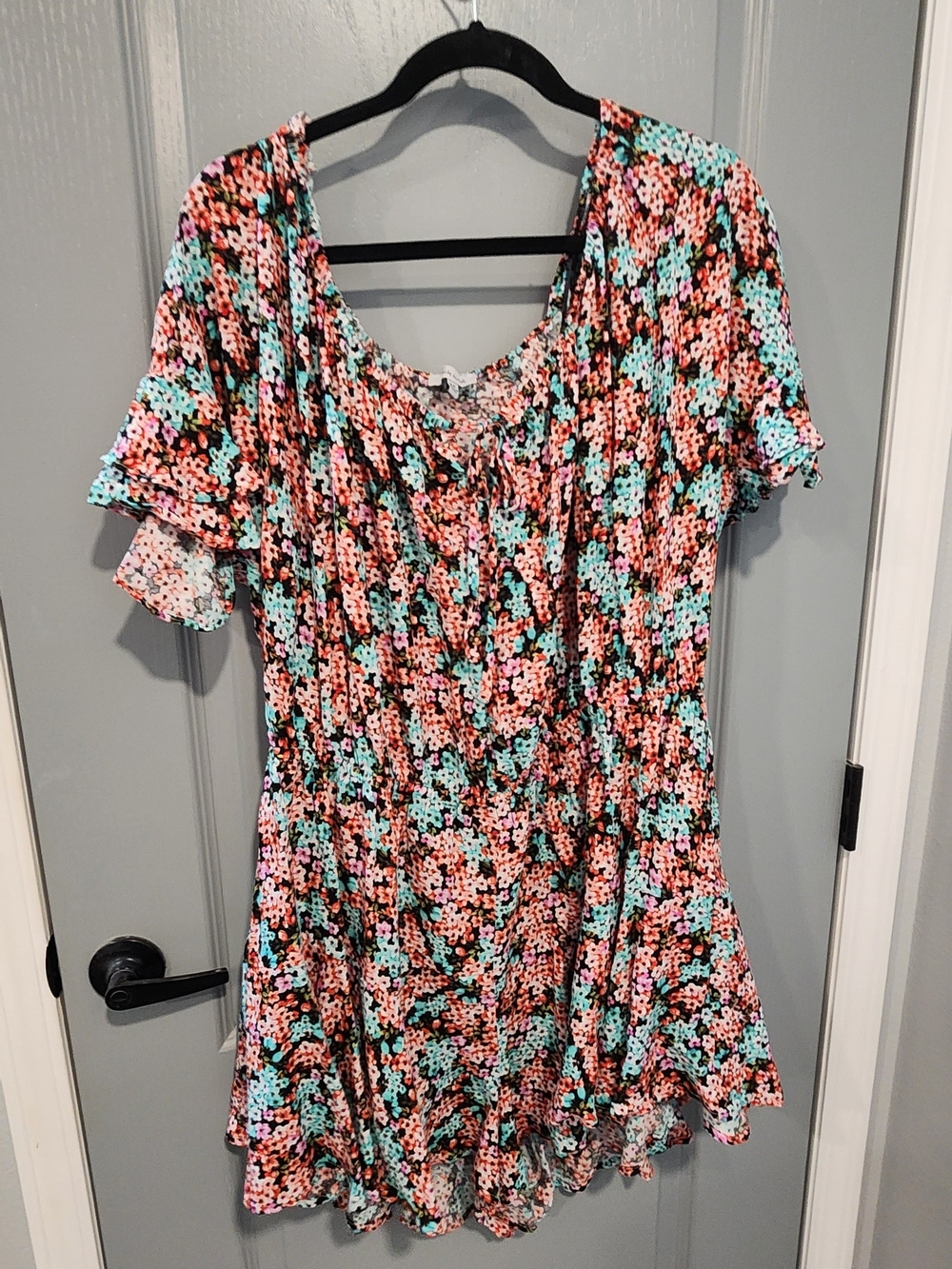 Floral Short Sleeve Scoop Neck Romper